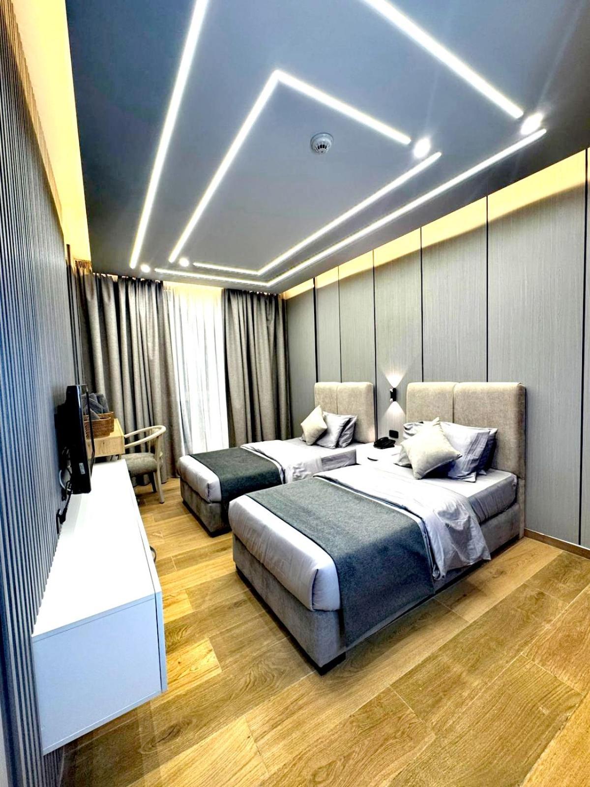 Queens Suite Hotel Бейрут Екстер'єр фото