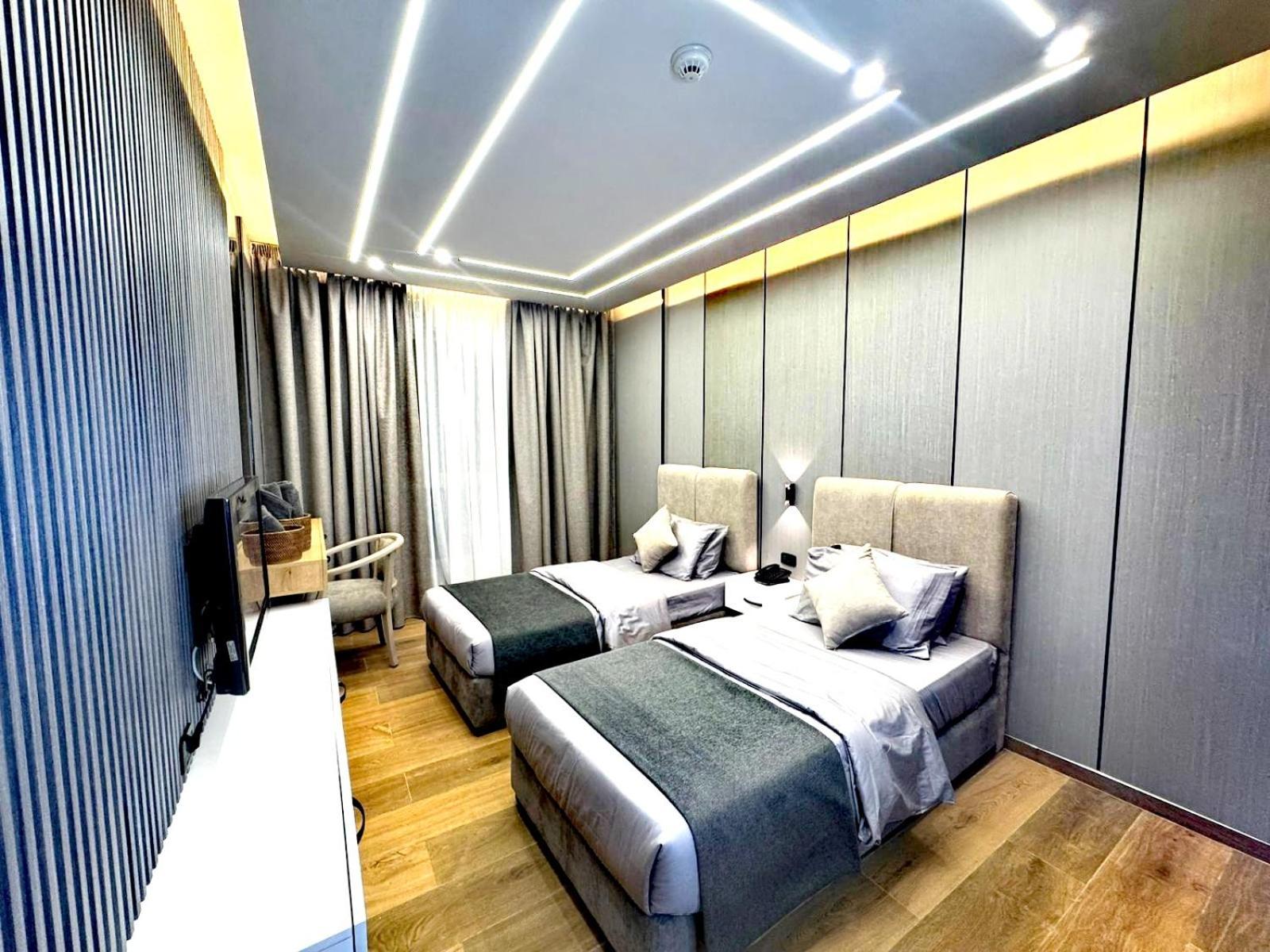 Queens Suite Hotel Бейрут Екстер'єр фото