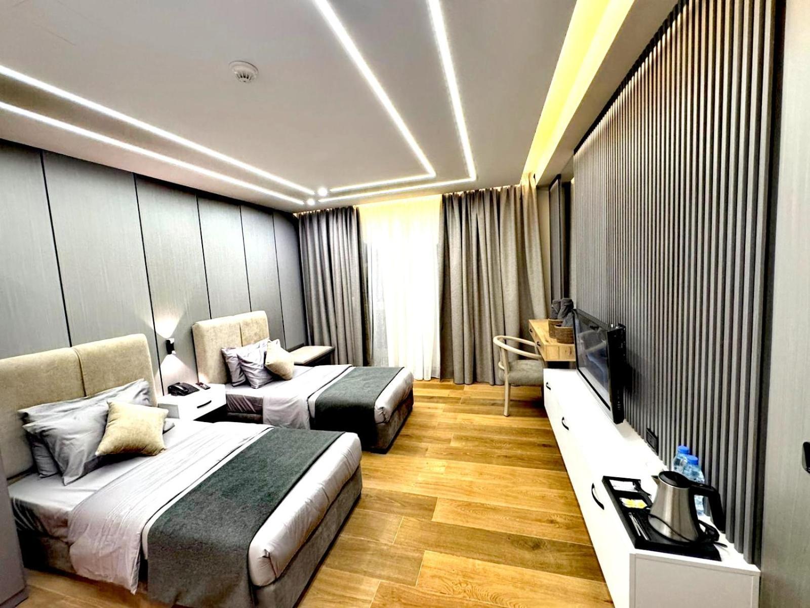 Queens Suite Hotel Бейрут Екстер'єр фото
