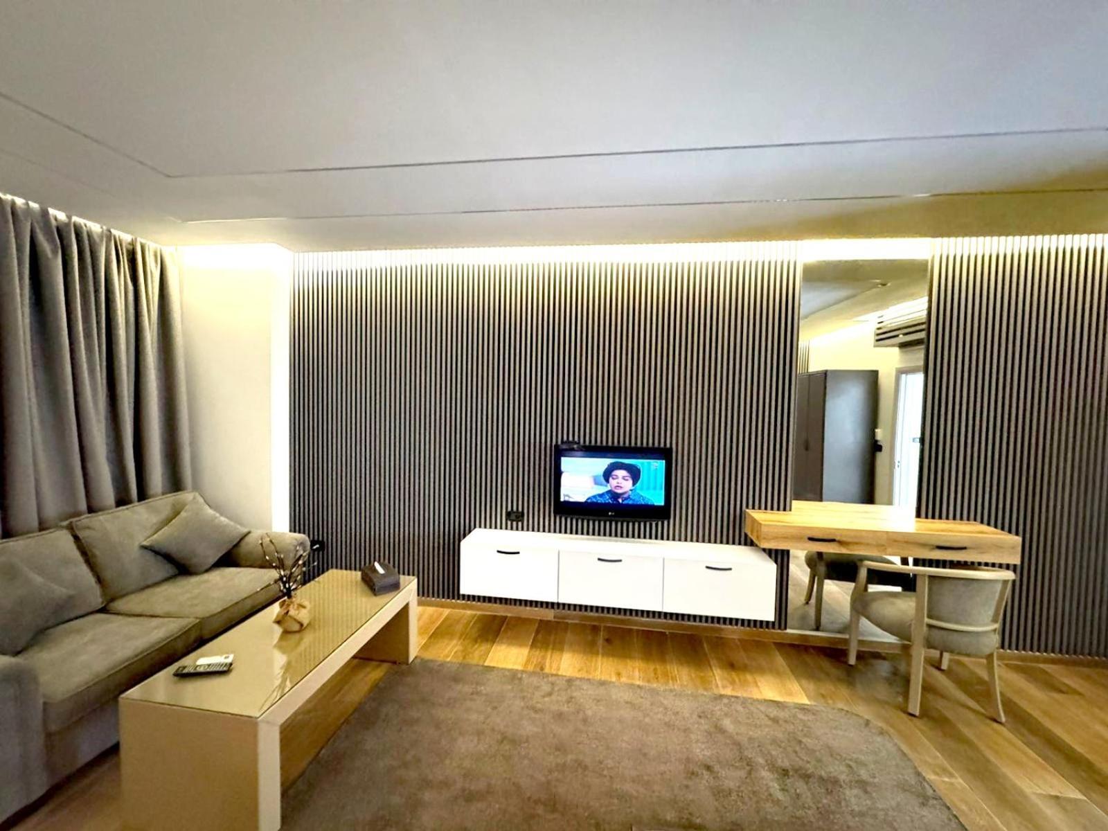 Queens Suite Hotel Бейрут Екстер'єр фото